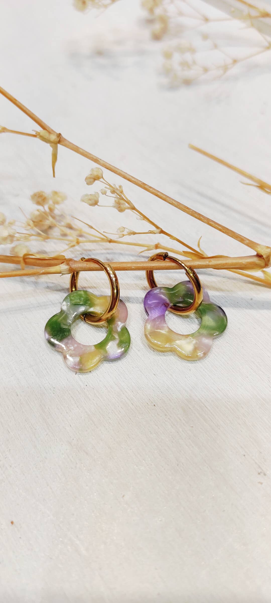 Boucle d'oreille fleur à motifs